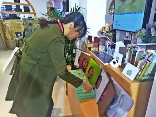 黃臘特色金屬書簽閃耀2017年貴州國(guó)際民族民間文化旅游產(chǎn)品博覽會(huì)